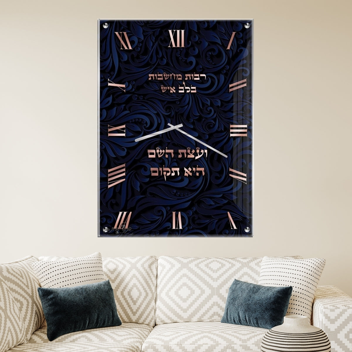 תמונות זכוכית אמנותיות, מעוצבות בהשראת אמנות מודרנית. יוצרות אווירה חמימה ואלגנטית בבית.