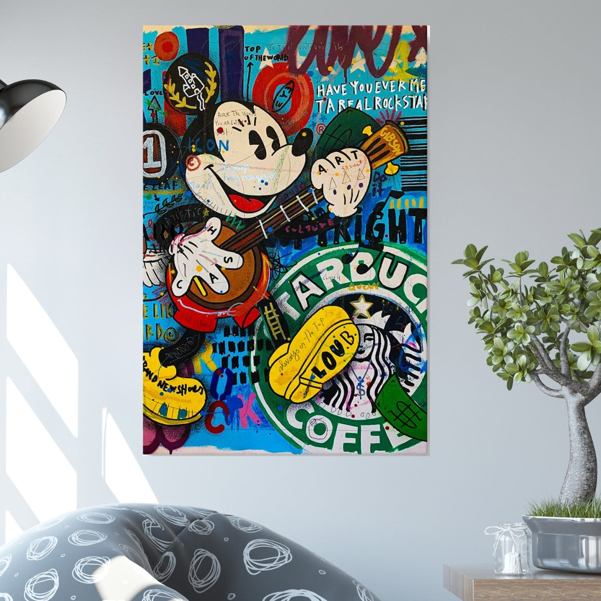 תמונות זכוכית אמנותיות, מעוצבות בהשראת אמנות מודרנית. מוסיפות חן וייחודיות לכל חלל מגורים.