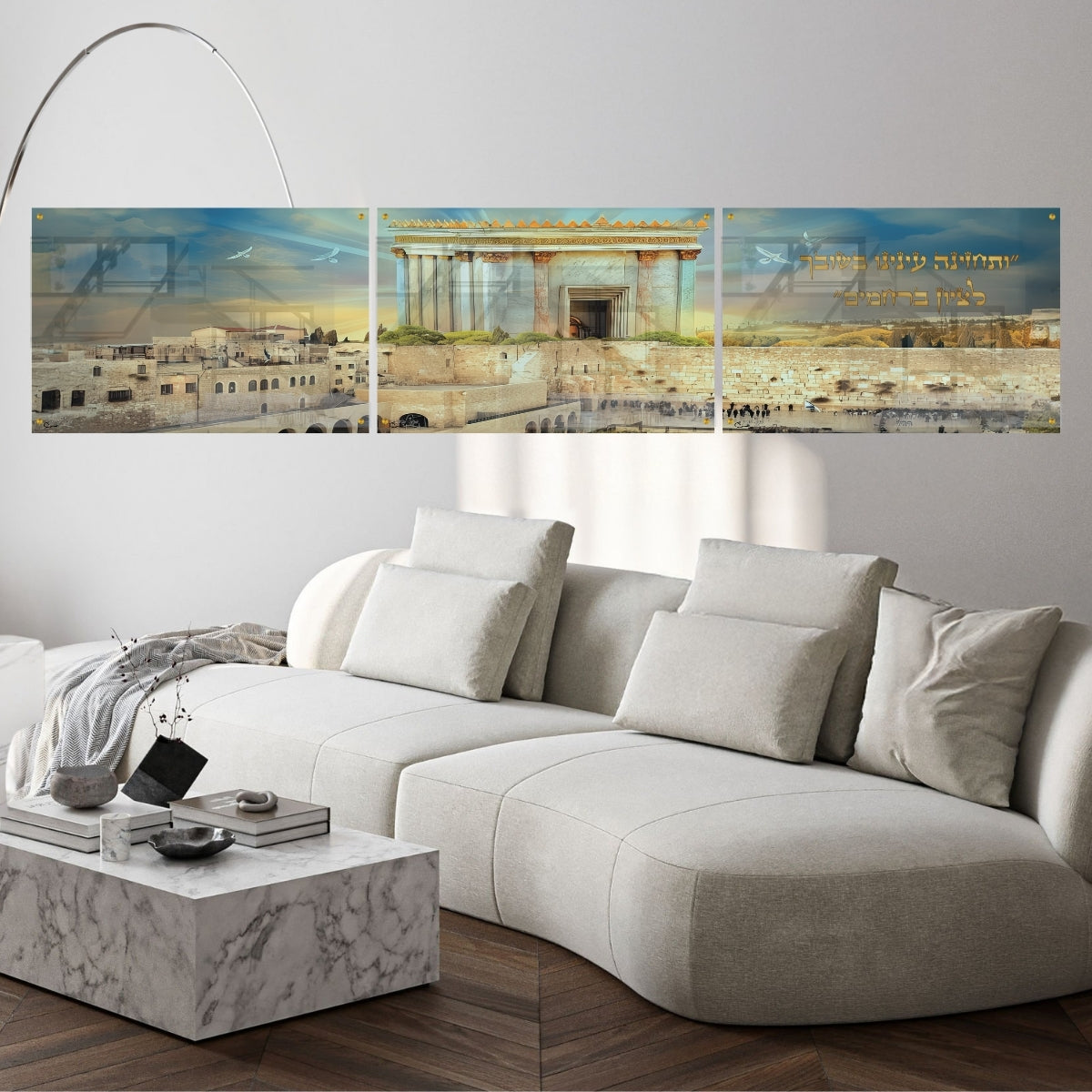 אומנות מודרנית על זכוכית, משדרגות את עיצוב הפנים. יוצרות אווירה חמימה ואלגנטית בבית.