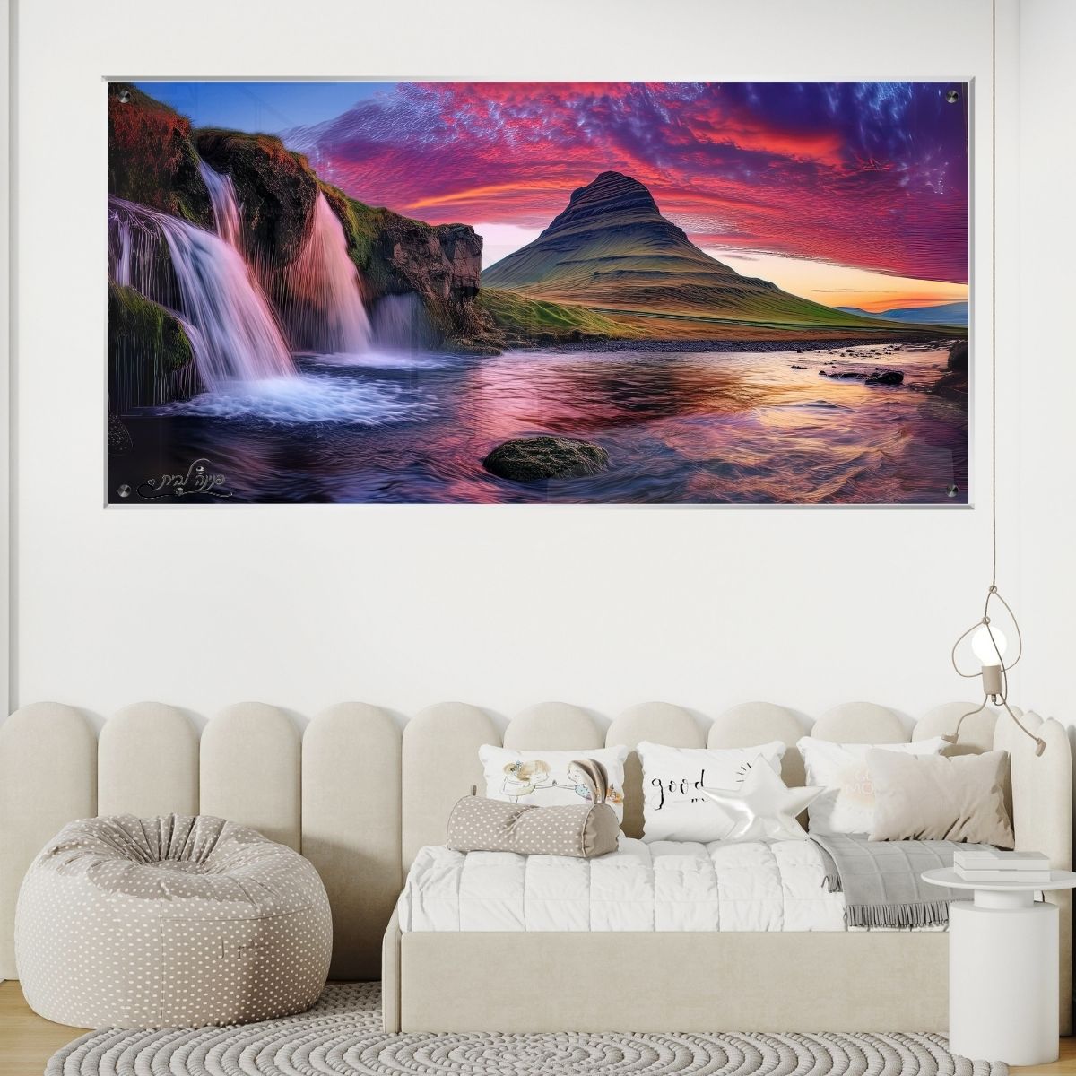 תמונות זכוכית מעוצבות, יוצרות אווירה מיוחדת ואלגנטית. מוסיפות חן וייחודיות לכל חלל מגורים.