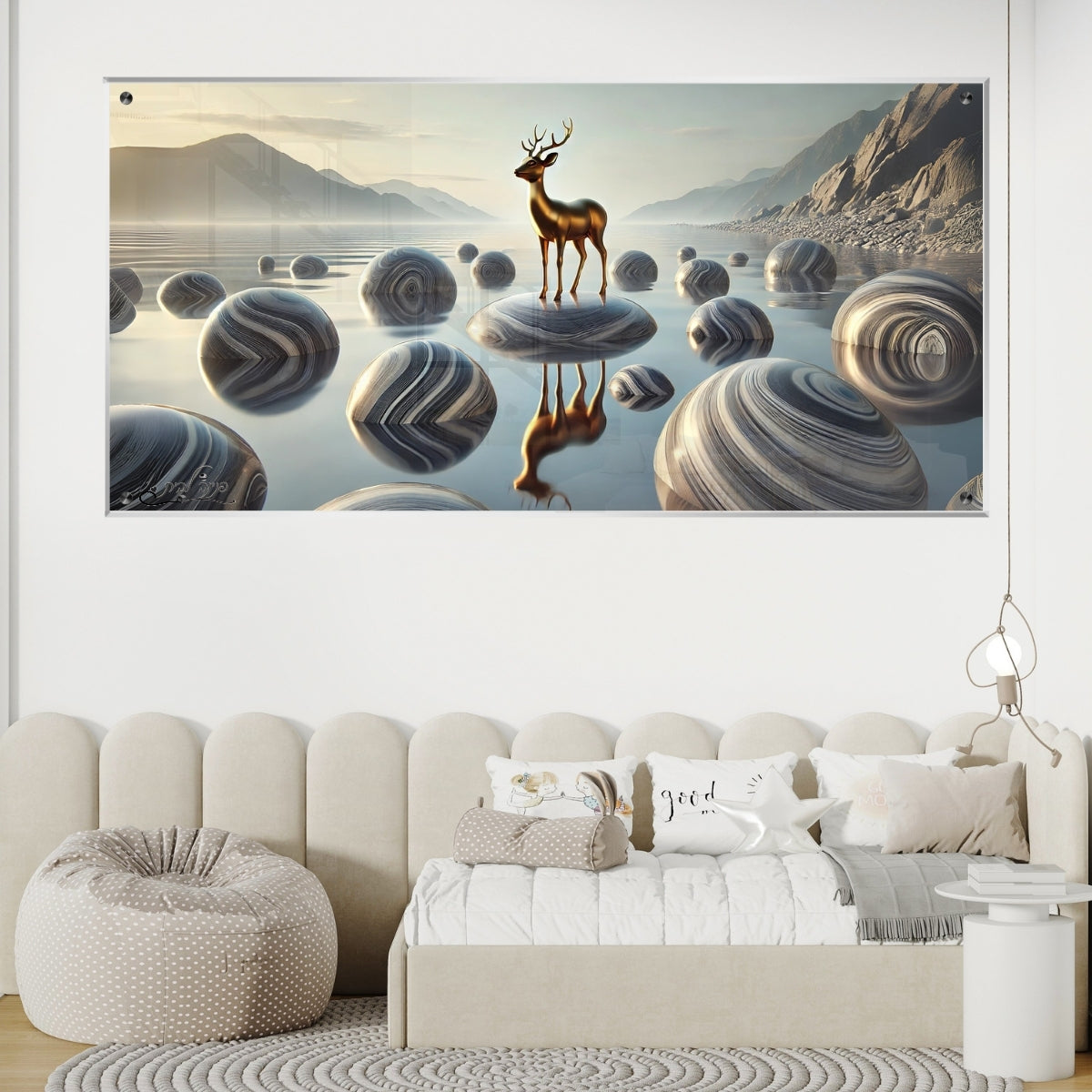 תמונות נוי בזכוכית מרהיבה, מעוצבות בהשראת אמנות מודרנית. יוצרות אווירה חמימה ואלגנטית בבית.