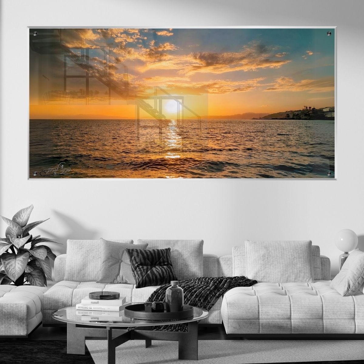 תמונות נוי בזכוכית מרהיבה, מעוצבות בהשראת אמנות מודרנית. יוצרות אווירה חמימה ואלגנטית בבית.