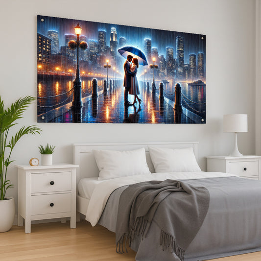 זוג מתנשק בגשם מול אורות העיר הגדולה