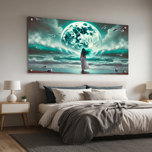 אישה עומדת על חוף ים מול ירח מלא בגווני טורקיז ולבן