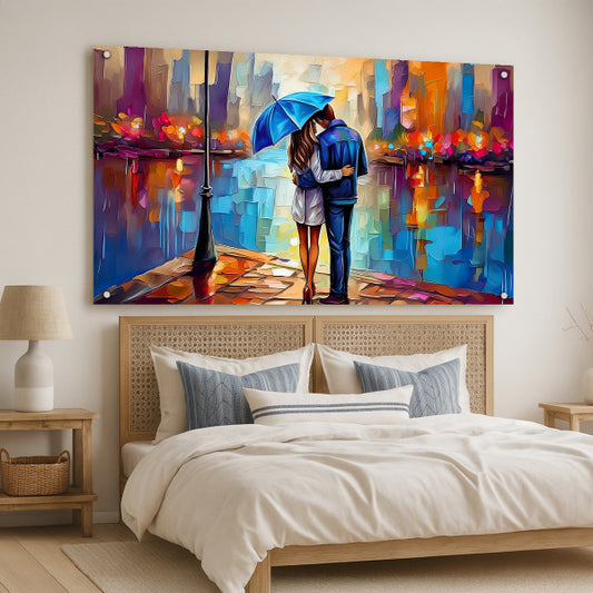 זוג רומנטי מתחת למטרייה צבעונית