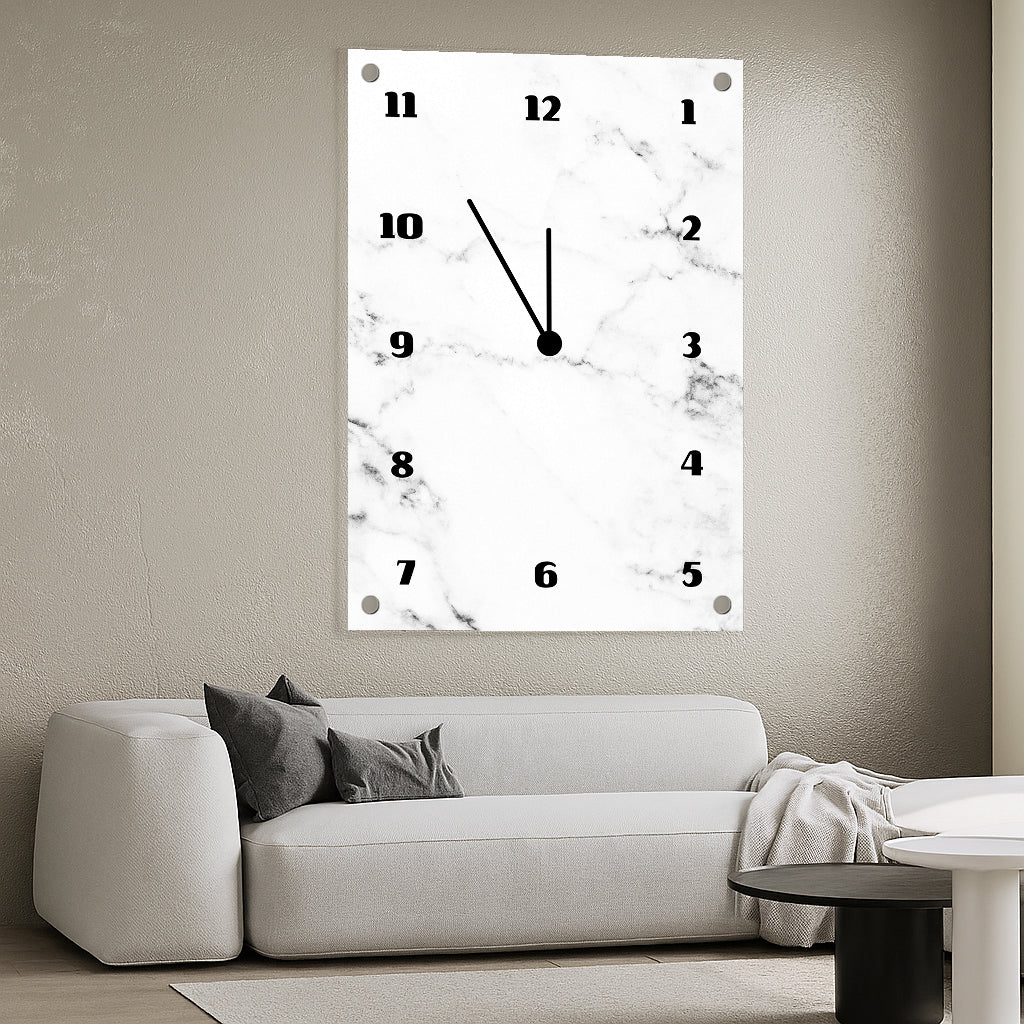 שעון קיר שיש לבן ספרות שחורות