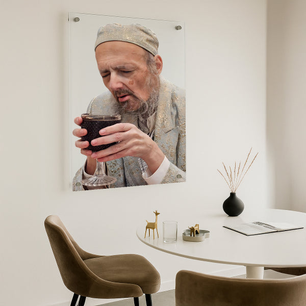 הרב קוק בקידוש עם גביע יין – הדפסה על זכוכית