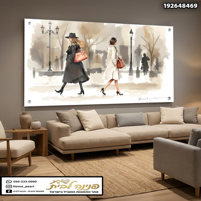 תמונה אומנותית של נשים צועדות ברחוב - תמונות זכוכית - גוונים ניטרליים