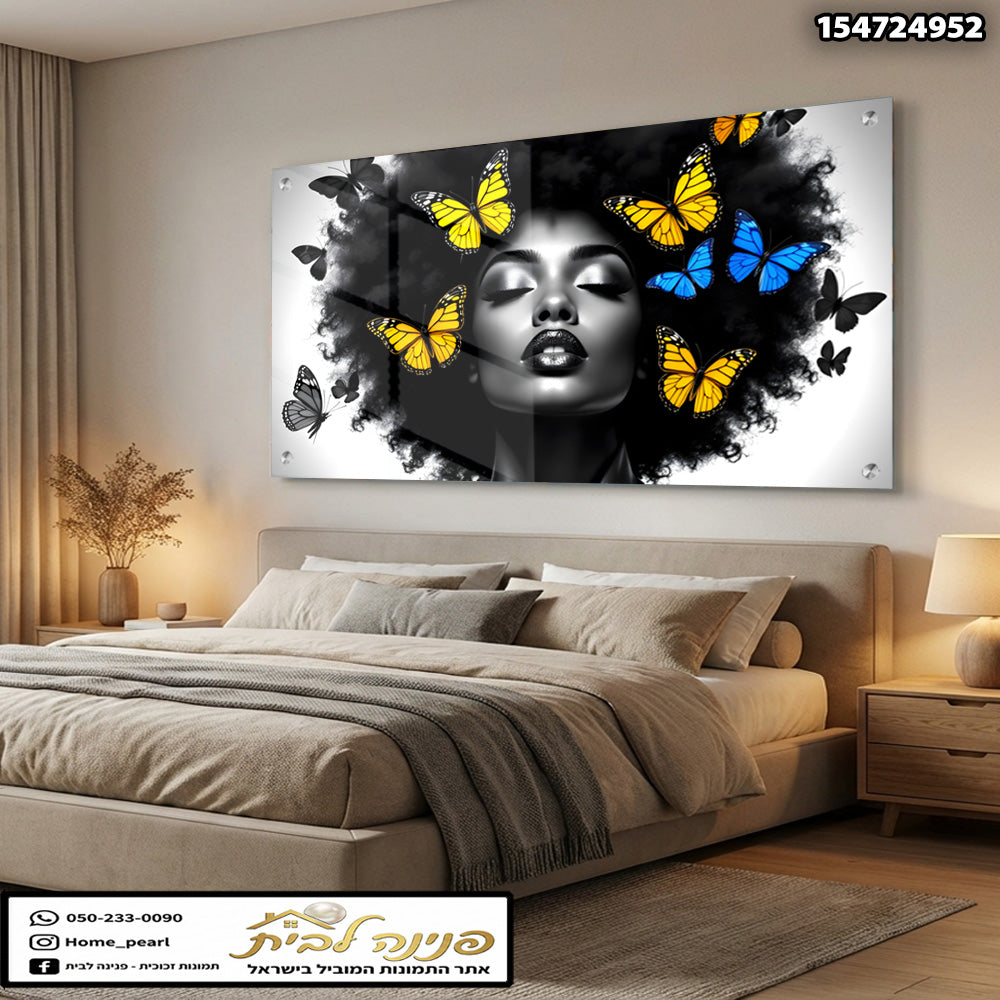 תמונות זכוכית - דיוקן שחור־לבן עם פרפרים צהובים וכחולים תמונות זכוכית לסלון תמונות לבית תמונות קיר הדפסה על זכוכית