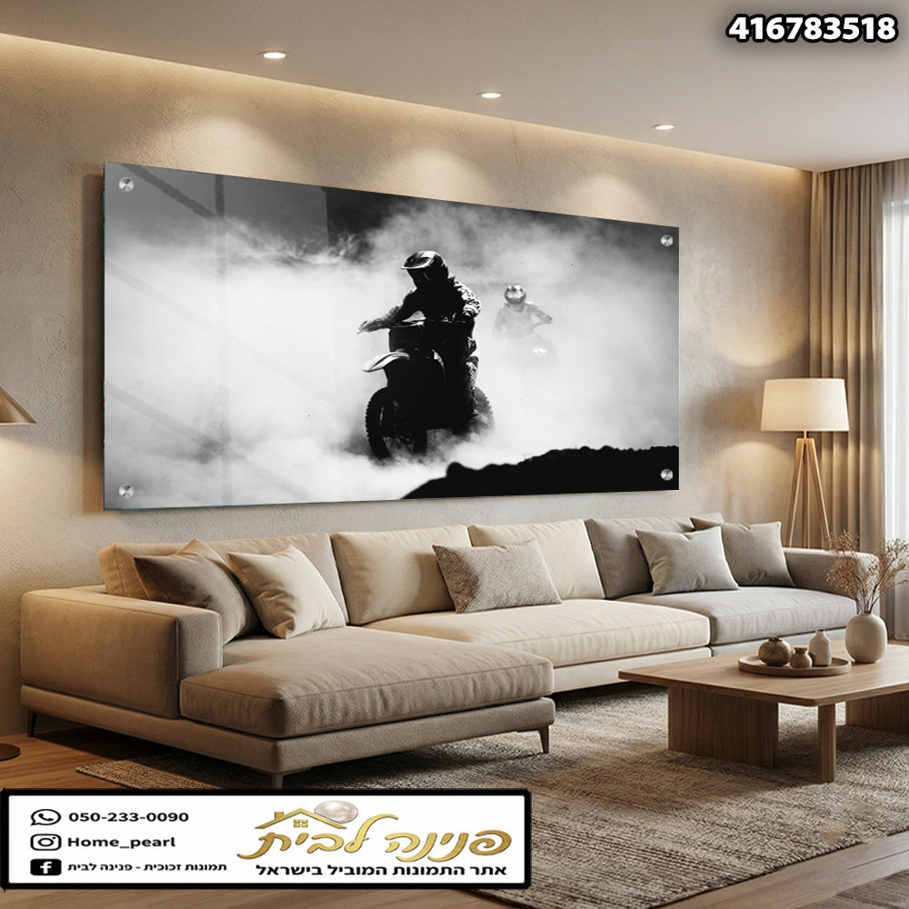 תמונה של רוכבי אופנועים באבק - תמונות קיר - צבעים שחור ולבן
