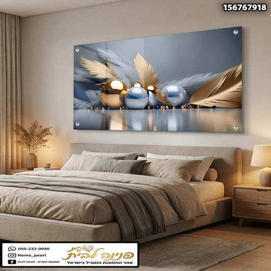 תמונה דקורטיבית של כדורים עם נוצות - תמונות נוי - צבעים זהב, כחול ולבן