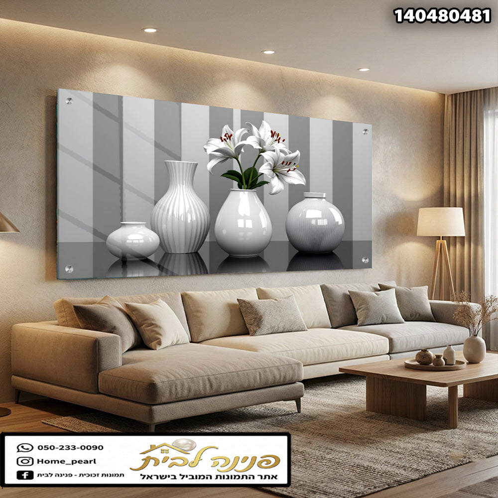 תמונה של ורסות דקורטיביות על קיר - תמונות נוי - צבעים לבן ואפור