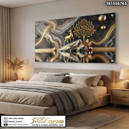 תמונה של אמנות קיר מודרנית עם צבעים כמו זהב, שחור ולבן