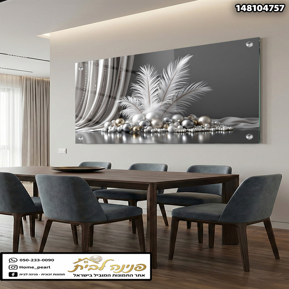 תמונה של קיר מעוצבת עם נוי בגווני כסף ולבן - הדפסה על זכוכית - צבעים לבן וכסף