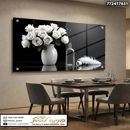  Vase with white roses on a wall - תמונות נוי - צבעים שחור ולבן