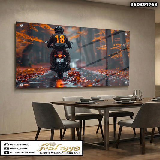 תמונה של אופנוע בתוך יער בסתיו - תמונות נוי - צבעים כתומים ואפורים