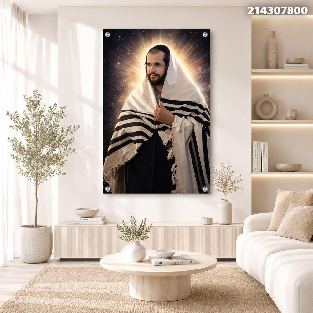 תמונות זכוכית - דמות עטופת טלית מול הילה זהובה וכוכבים תמונות זכוכית לסלון תמונות לבית תמונות קיר הדפסה על זכוכית