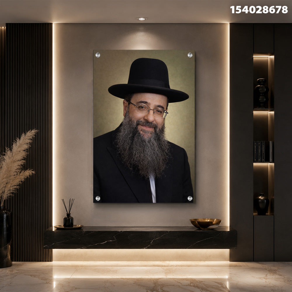 הדפסה על זכוכית - דיוקן רב עם כובע שחור ורקע זהב מעושן תמונות זכוכית לסלון תמונות לבית תמונות קיר הדפסה על זכוכית