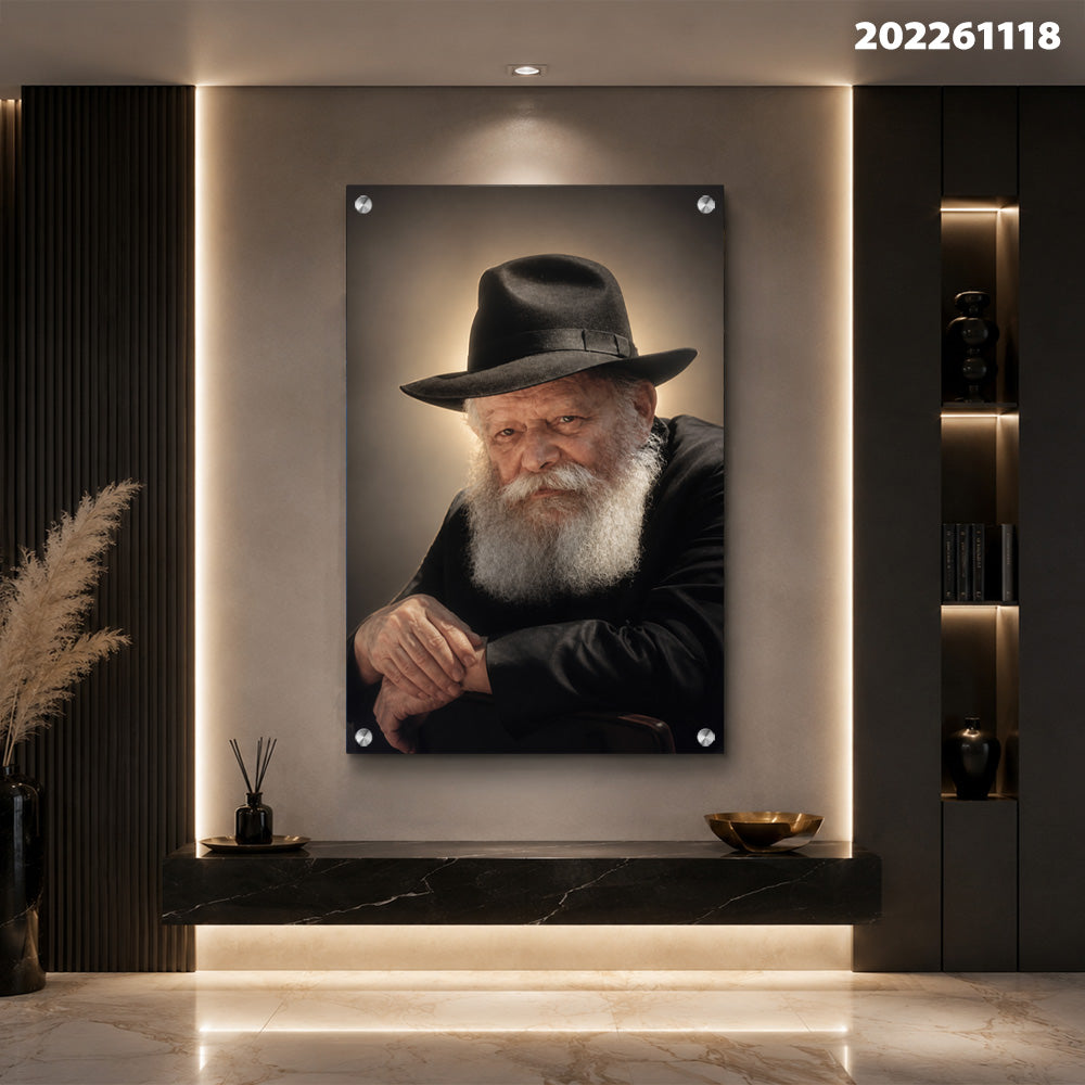 הדפסה על זכוכית - דיוקן רב מכובד עם כובע שחור והילה זהובה תמונות זכוכית לסלון תמונות לבית תמונות קיר הדפסה על זכוכית