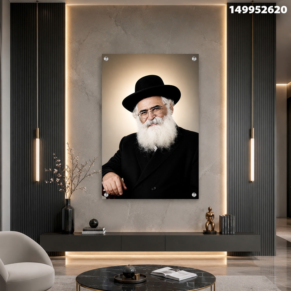 תמונות זכוכית - הרב יורם אברג'ל בכובע שחור על רקע זהב רך תמונות זכוכית לסלון תמונות לבית תמונות קיר הדפסה על זכוכית