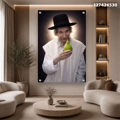 תמונה של אדם מחזיק אגס - תמונות נוי - ירוק-לבן-שחור