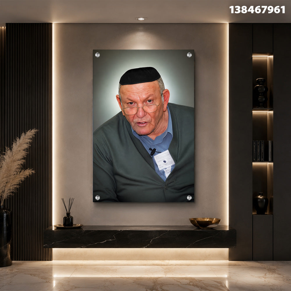 תמונה של אדם עם כובע על הקיר - תמונות קיר - צבעים מגוונים