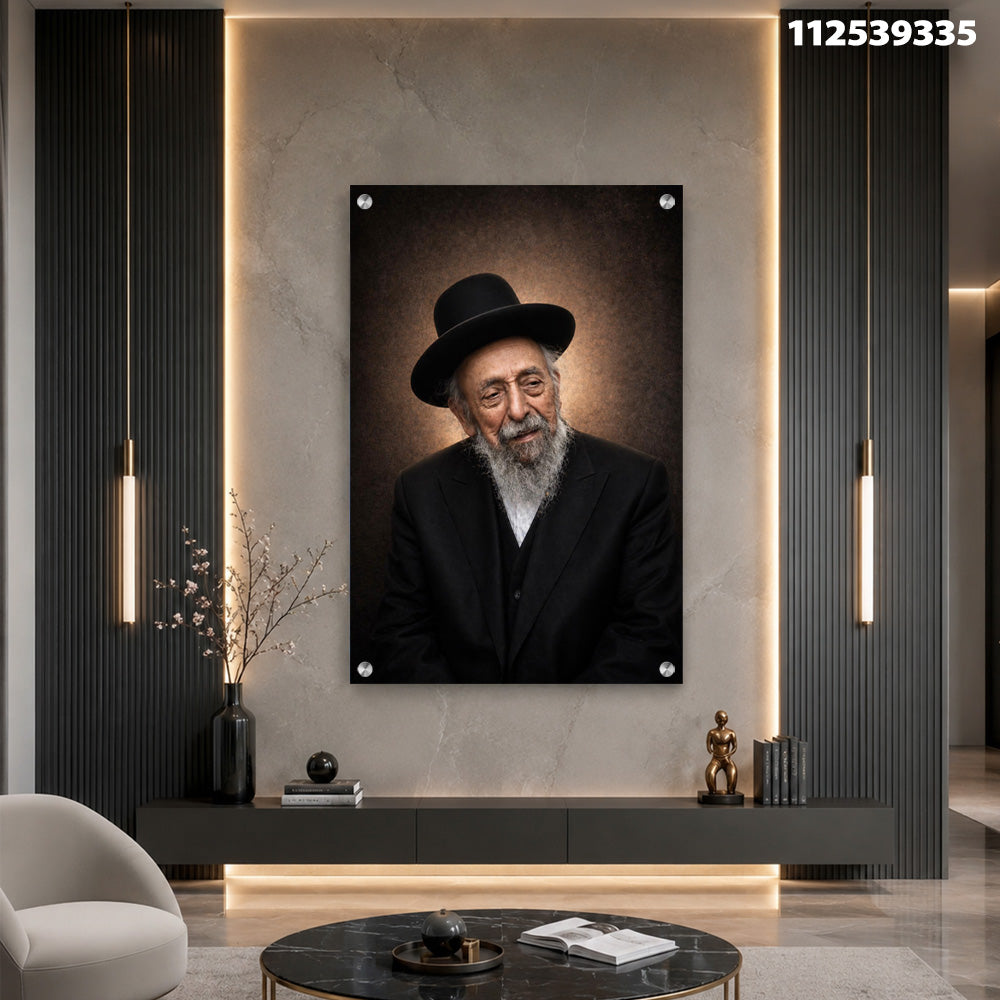 הדפסה על זכוכית - דיוקן רב מזוקן בכובע שחור על רקע זהוב דרמטי תמונות זכוכית לסלון תמונות לבית תמונות קיר הדפסה על זכוכית