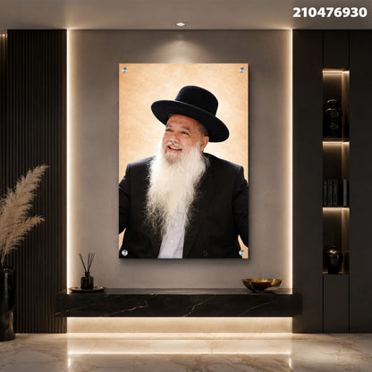תמונה של אדם מחייך על קיר בבית - תמונות לבית - צבעים שחור וברונזה