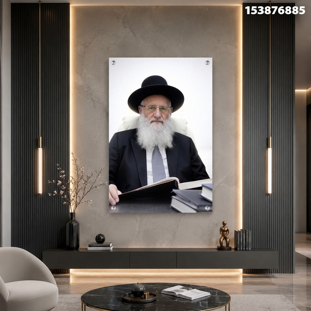 הדפסה על זכוכית - דיוקן רב מזוקן עם ספרים וטון שחור-לבן אלגנטי תמונות זכוכית לסלון תמונות לבית תמונות קיר הדפסה על זכוכית