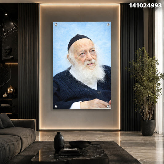 תמונה של פורטרט על קיר בחלל מודרני - תמונות קיר - צבעים כחולים ולבנים