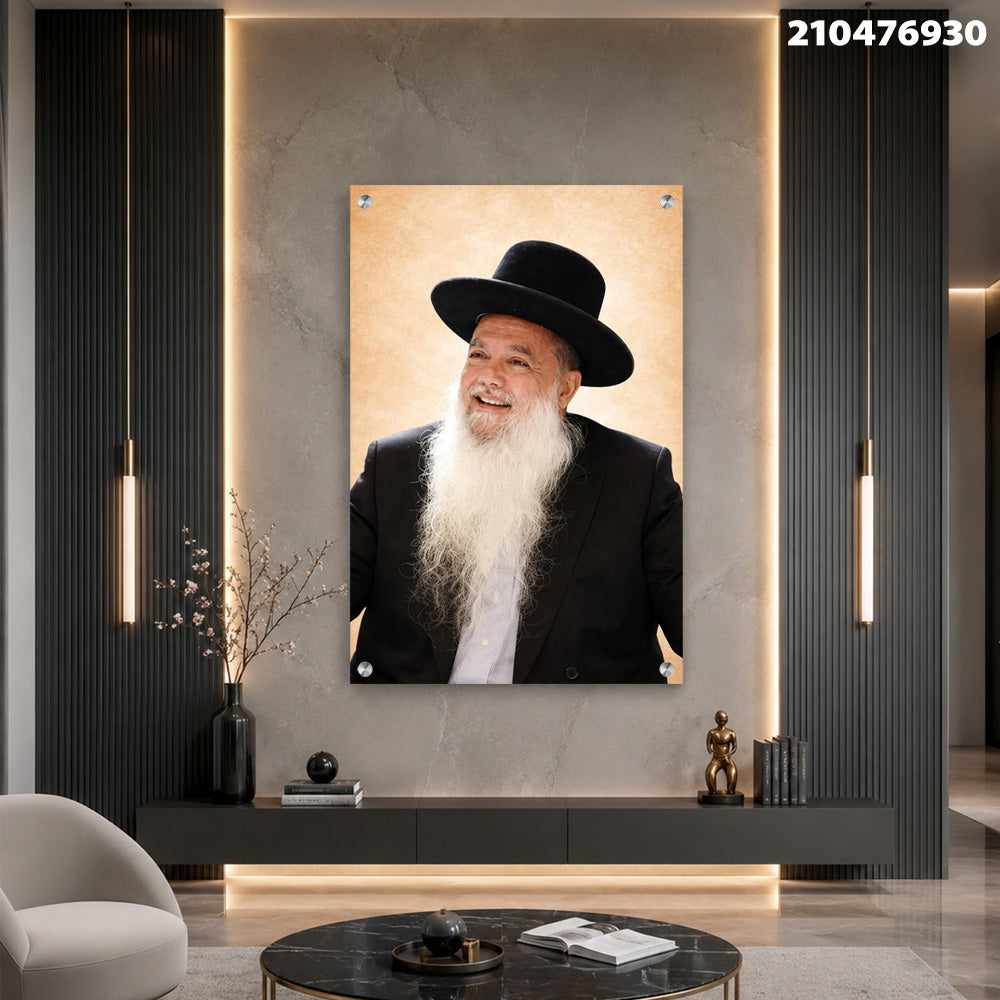 תמונות זכוכית - דיוקן רב מחויך עם כובע שחור וזקן לבן על רקע זהוב תמונות זכוכית לסלון תמונות לבית תמונות קיר הדפסה על זכוכית
