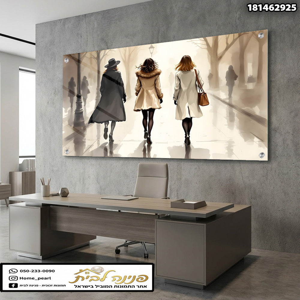 רקע מעוצב של נשים מתהלכות ברחוב - תמונות לבית - צבעים בז' ואפור