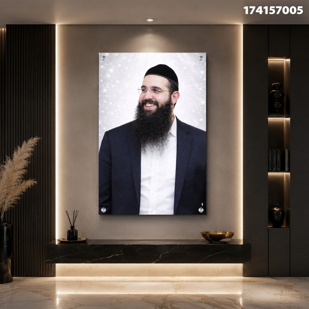 תמונות זכוכית - דיוקן יהודי מחויך עם כיפה ושפם תמונות זכוכית לסלון תמונות לבית תמונות קיר הדפסה על זכוכית