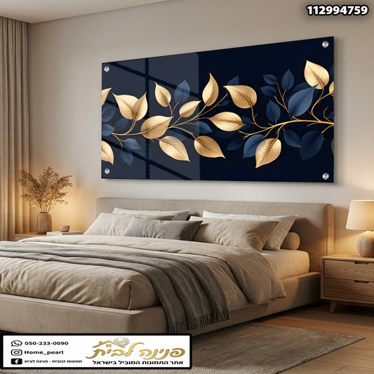 תמונה של קיר בחדר שינה עם הדפסה על זכוכית - תמונות לבית - צבעים כחול וזהב