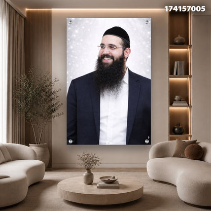 תמונה של אדם במדי עבודה על קיר בסלון - תמונות לבית - צבעים של לבן ושחור