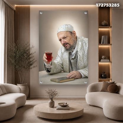 תמונה של אדם מחזיק בכוס - תמונות לסלון - צבעים אדומים ואפורים
