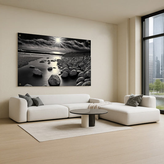 תמונת זכוכית שחור לבן עם נהר ואבנים