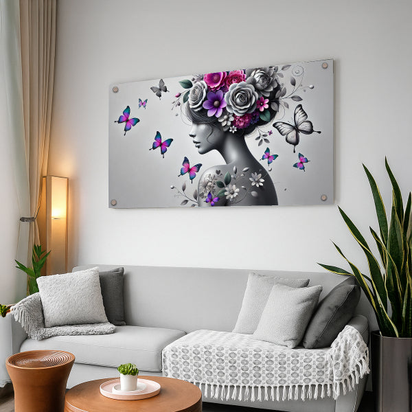 דיוקן נשי עם פרחים ופרפרים על זכוכית