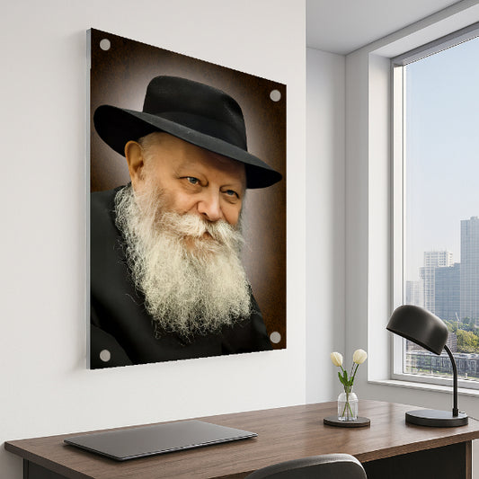 הרבי מחב״ד מחייך על רקע כהה זוהר – תמונות לבית