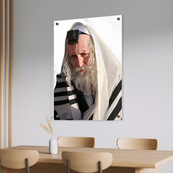 הרב אליעזר ברלנד עטוף טלית לבנה – תמונות לסלון