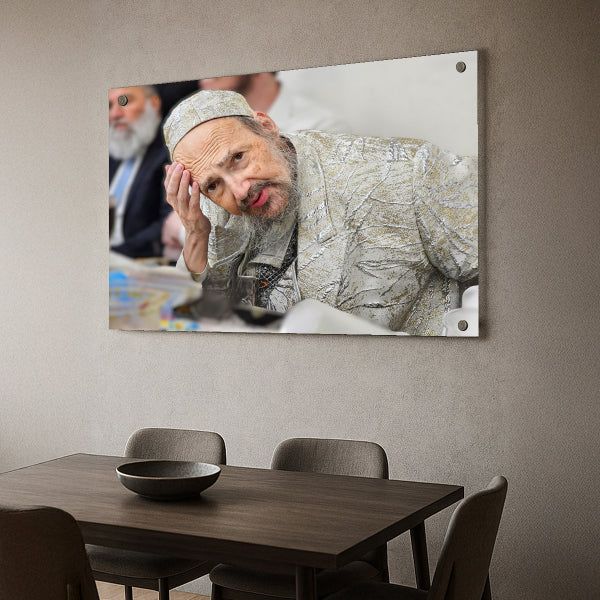 הרב קוק מחויך בגווני כסף – תמונות זכוכית