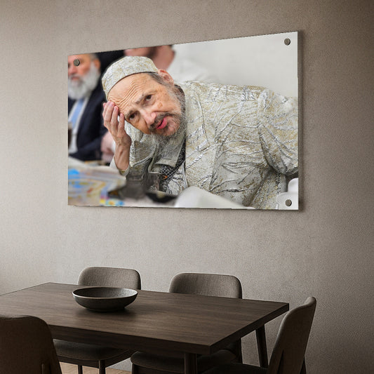 הרב קוק מחויך בגווני כסף – תמונות זכוכית