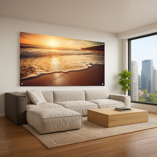 הדפסה על זכוכית - חוף ים בשקיעה זהובה עם גלים רגועים