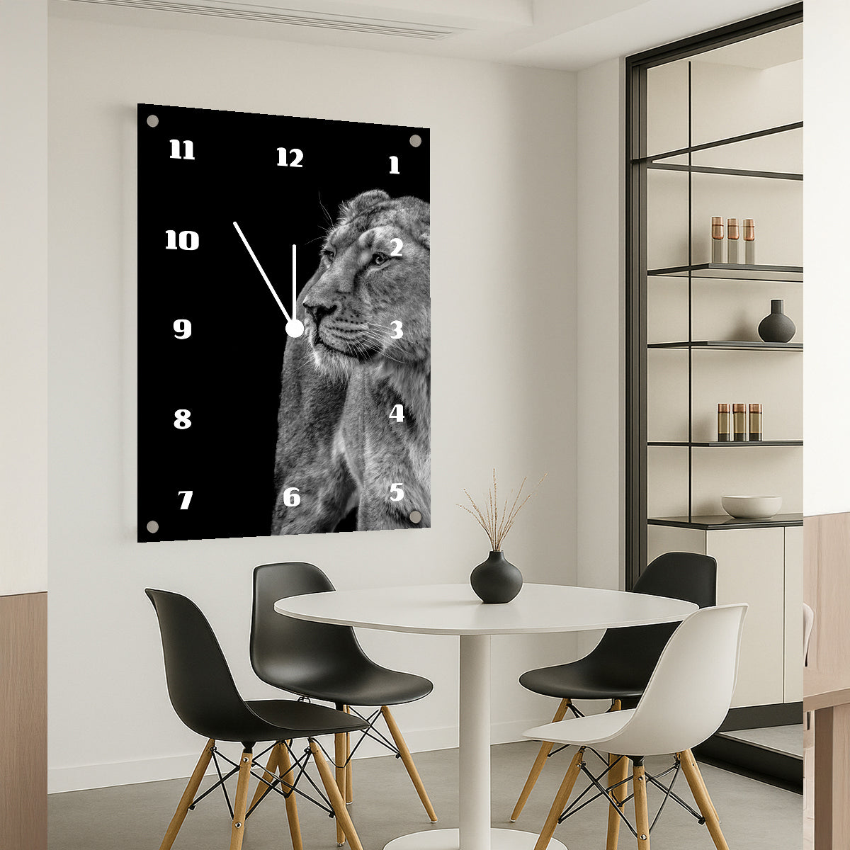 שעון קיר זכוכית אריה שחור לבן