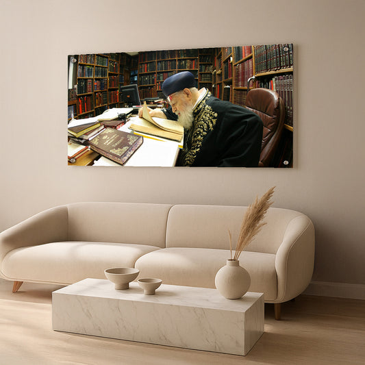 הרב עובדיה לומד תורה – ספרייה עתיקה