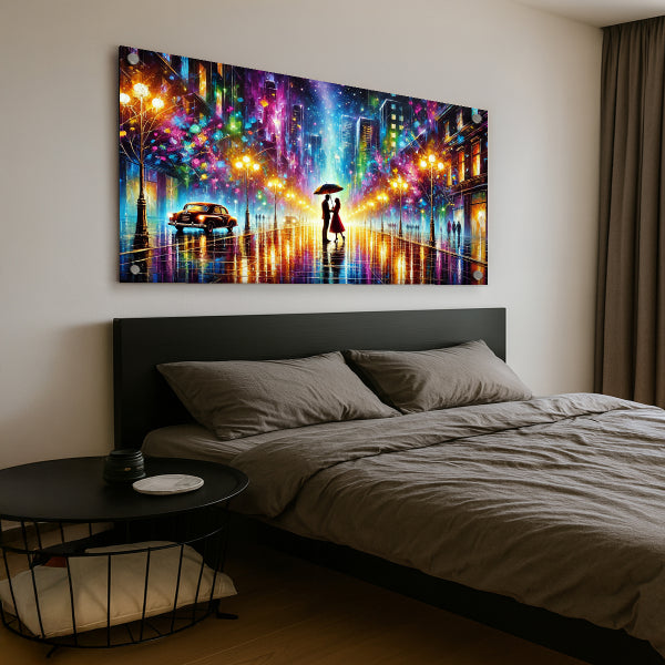 תמונת זוג בגשם בלב עיר צבעונית – יצירת אמנות רומנטית על זכוכית לעיצוב הבית