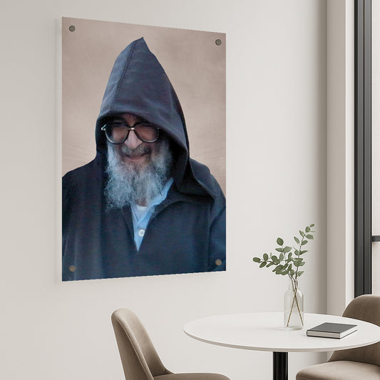 צדיק בגלימה כהה מחייך – תמונות זכוכית